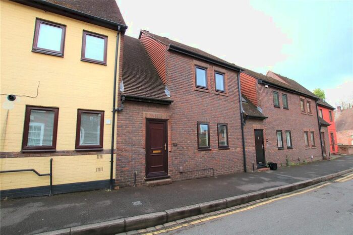 2 Bedroom Terraced House To Rent In Church Street, Reading, Berkshire, RG1