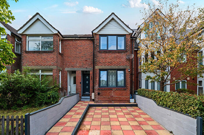 3 Bedroom Semi-Detached House For Sale In Osborne Road North, Southampton, Hampshire, SO17
