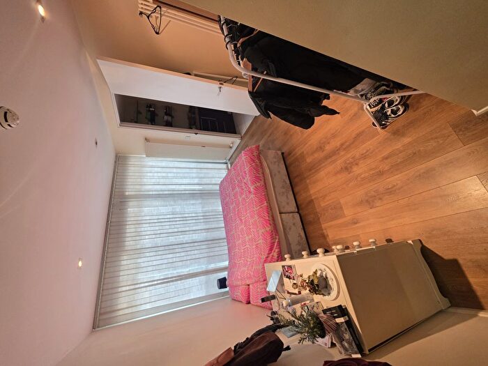 3 Bedroom Flat To Rent In Spaceworks Building, London, London, London, E1