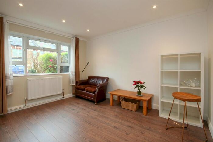1 Bedroom Flat To Rent In Trinder Road, London N19