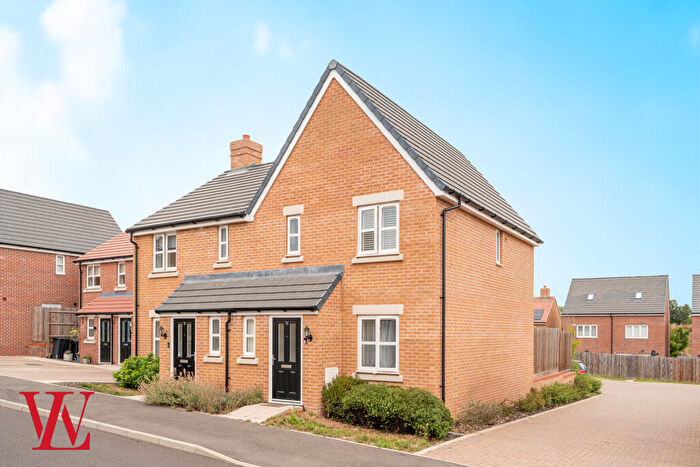 3 Bedroom Semi-Detached House For Sale In Thorpe Road, Bishop's Stortford, CM23