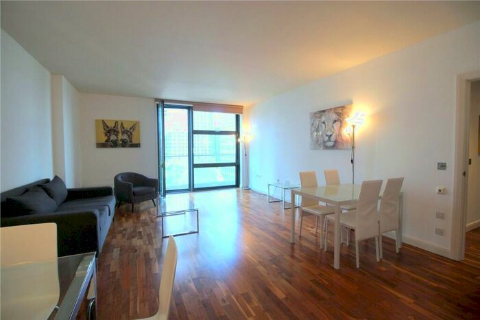 2 Bedroom Flat To Rent In Discovery Dock Apartments West, South Quay Square, E14