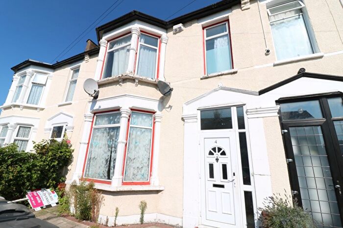 4 Bedroom Terraced House To Rent In Cecil Avenue, Barking, IG11