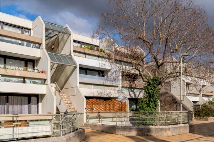 2 Bedroom Apartment To Rent In Retcar Place, London, N19