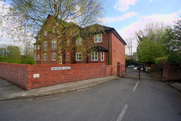 2 Bedroom Flat To Rent In Carlton Street, Farnworth, Bolton, BL4