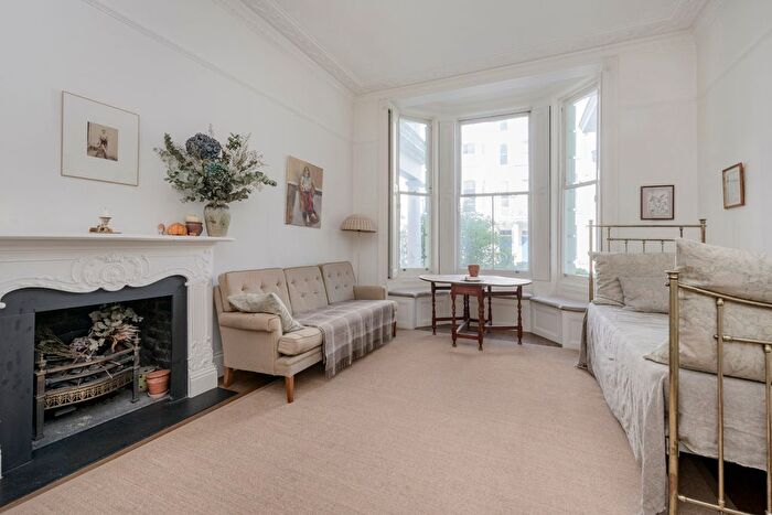 2 Bedroom Flat To Rent In Colville Terrace, Notting Hill, Uk, W11