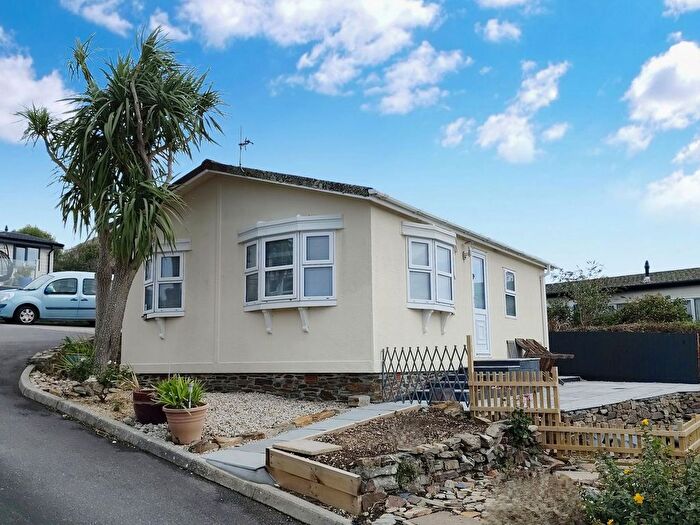2 Bedroom Mobile/park Home For Sale In Tregunnel Park, Newquay, TR7