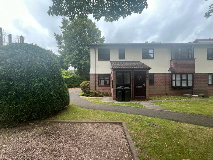 2 Bedroom Maisonette To Rent In Stratford Road, Shirley, Solihull, West Midlands, B90