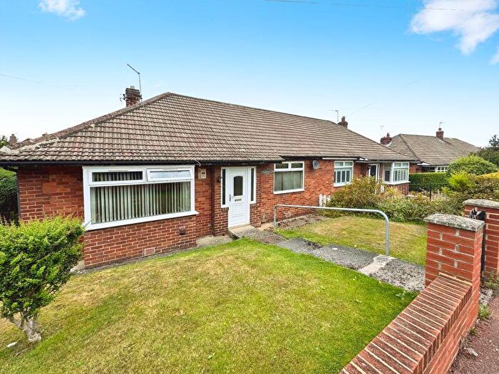 3 Bedroom Semi-Detached Bungalow For Sale In Beechwood Avenue, Ryton, NE40