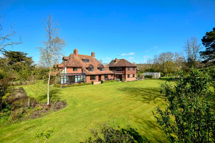 6 Bedroom Detached House For Sale In Pluckley Road, Charing, TN27