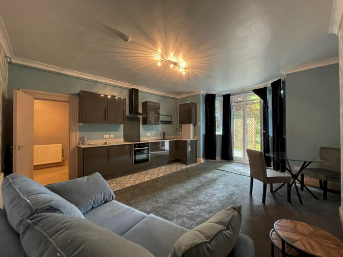 1 Bedroom Apartment To Rent In Moorland Avenue, Leeds, West Yorkshire, LS6