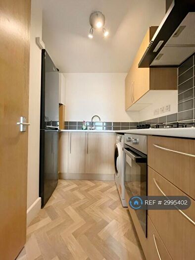 2 Bedroom Flat To Rent In Margate Road, Southsea, PO5