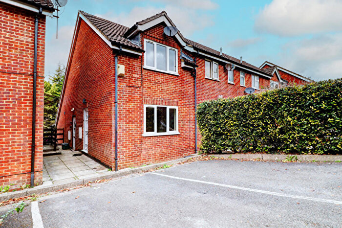 1 Bedroom Maisonette To Rent In Carrington Road, High Wycombe, Buckinghamshire, HP12
