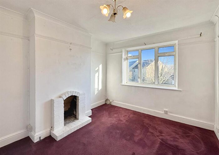 2 Bedroom Maisonette For Sale In Cirencester, GL7