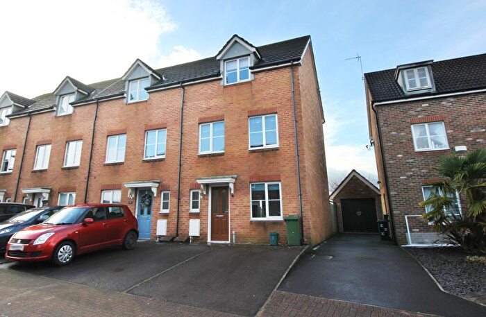 3 Bedroom Town House To Rent In Nant Y Dwrgi, Pontyclun, CF72