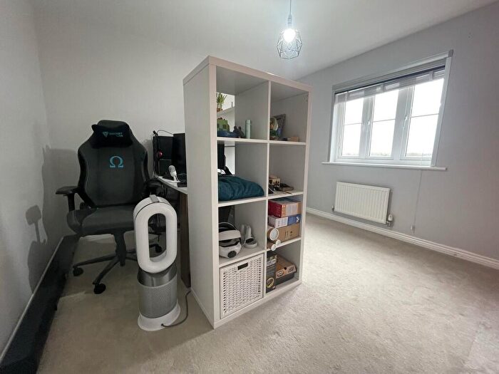 4 Bedroom Detached House For Sale In Arnold Rise, Biggleswade, SG18