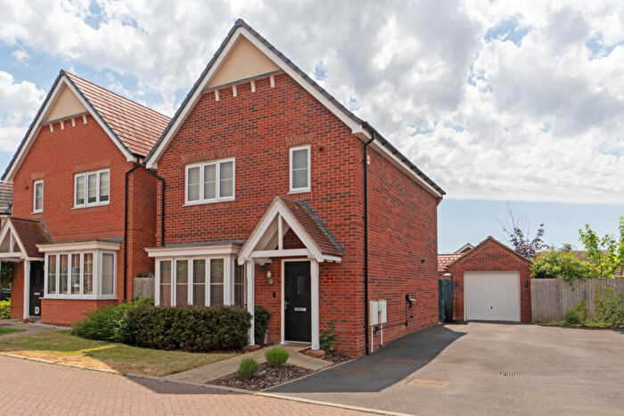3 Bedroom Detached House For Sale In Mapletoft Avenue, Saffron Walden, Essex, CB10