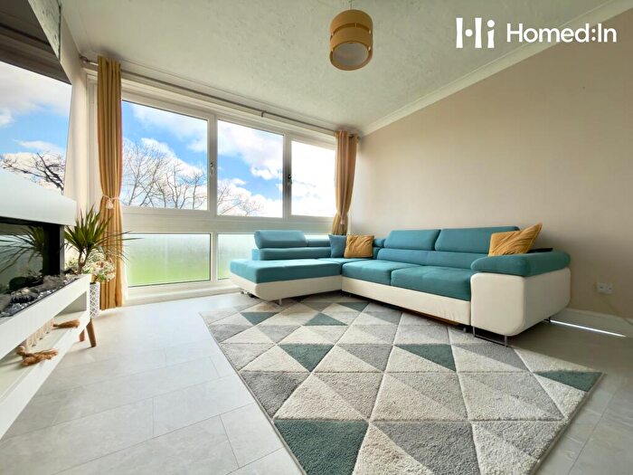 2 Bedroom Maisonette For Sale In Hailey Place, Cranleigh, Surrey, GU6