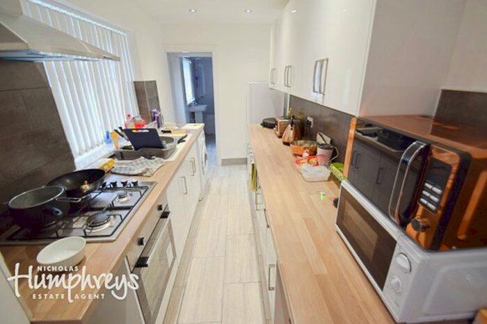 3 Bedroom Semi-Detached House To Rent In Spencer Road, Stoke-On-Trent, ST4