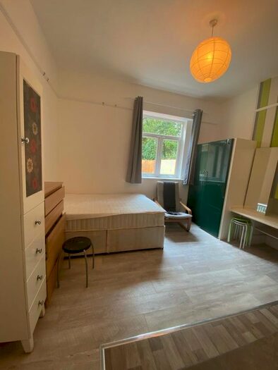 1 Bedroom Studio To Rent In Brampton Park Road, Woodgreen, N22