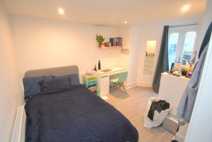 7 Bedroom Town House To Rent In Bed Aubrey Road, Fallowfield, Manchester, M14