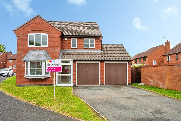 4 Bedroom Detached House For Sale In Otter Close, Redditch, B98