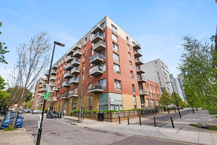 1 Bedroom Flat For Sale In Coster Avenue, London, N4
