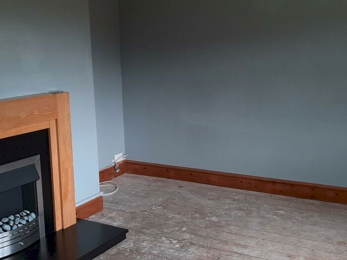 2 Bedroom Flat To Rent In Heol Penlan, Neath, SA10