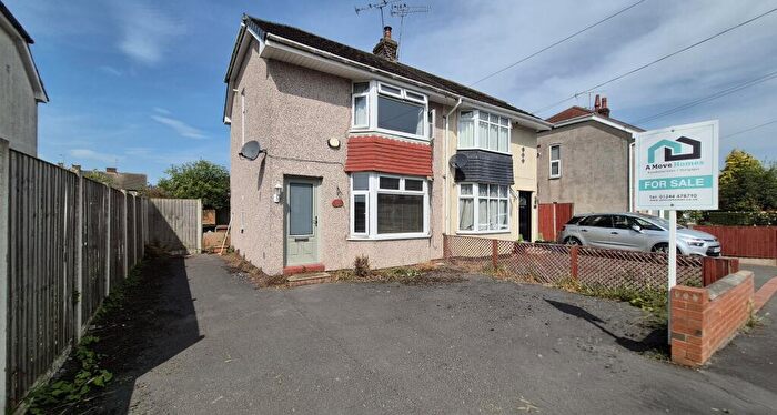 3 Bedroom Semi-Detached House For Sale In Mainwaring Drive, Saltney Ferry, Flintshire, CH4