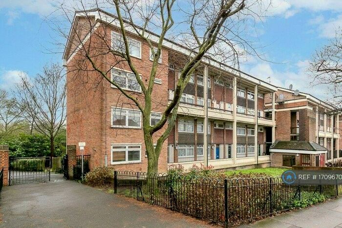 3 Bedroom Flat To Rent In Berkshire House, London, SE6