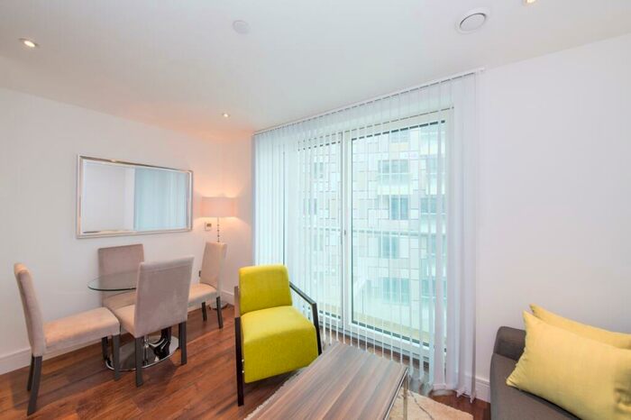 Flat To Rent In Lincoln Plaza, Canary Wharf, London, E14