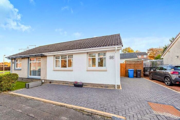 2 Bedroom Bungalow To Rent In Spottiswoode Gardens, Mid Calder, Livingston, West Lothian, EH53