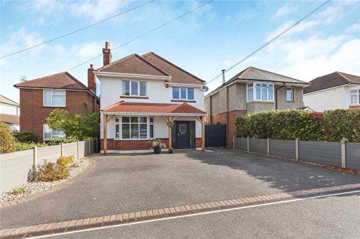 4 Bedroom Detached House For Sale In Cox Avenue, Muscliff, Bournemouth, BH9