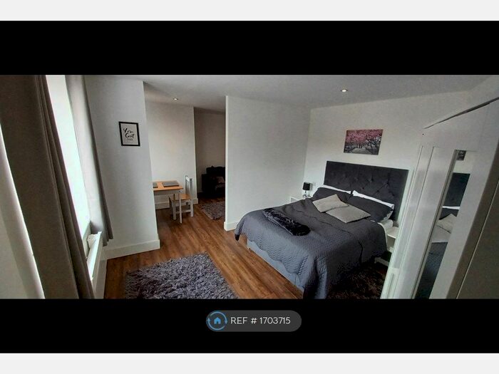 1 Bedroom Flat To Rent In Chapel St, Stafford, ST16