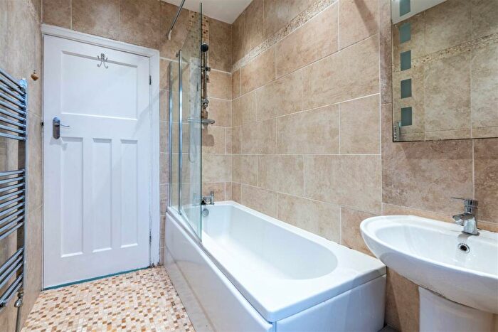 2 Bedroom Flat To Rent In *Available Now* Birchwood Avenue, High Heaton, NE7