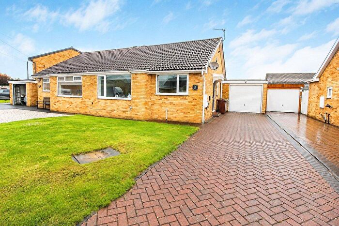 2 Bedroom Semi Detached Bungalow For Sale In Maybury Avenue, Durkar, Wakefield, WF4