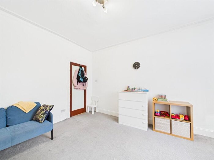 2 Bedroom Flat For Sale In / Dunkeld Road, Perth, PH1