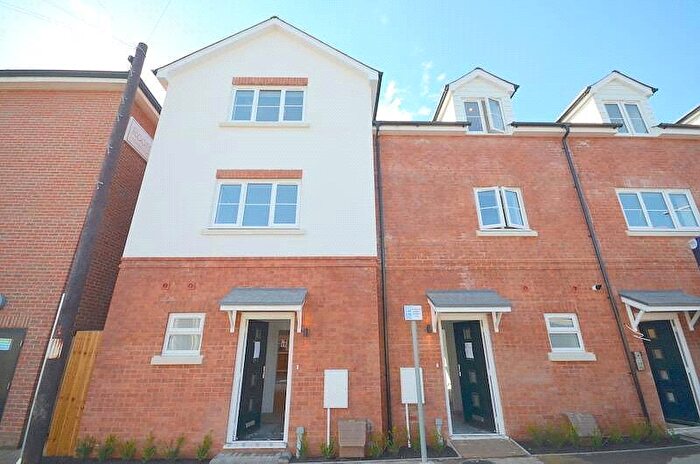 2 Bedroom Apartment To Rent In St Lawrence Road, Upminster, Essex, RM14