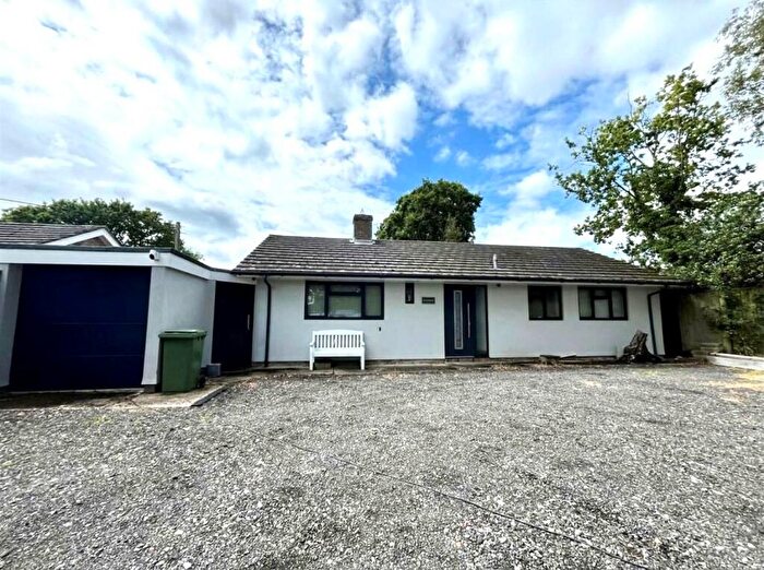 3 Bedroom Bungalow To Rent In Morgay Wood Lane, Three Oaks, Hastings, TN35