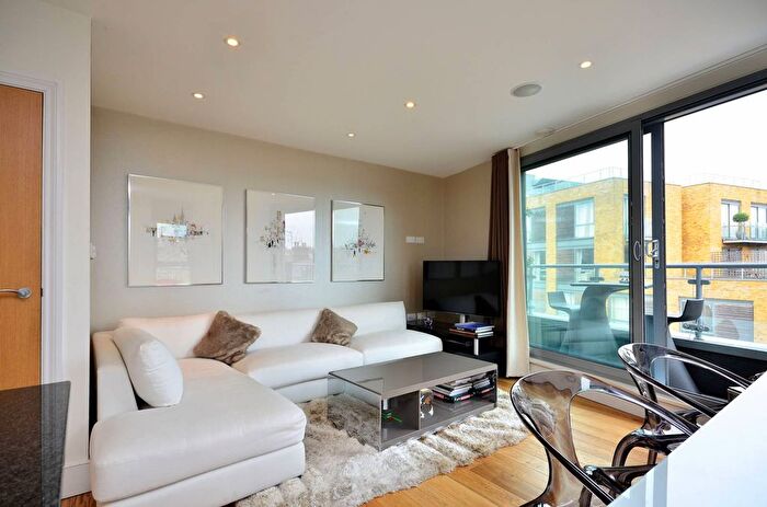 1 Bedroom Flat To Rent In Battersea Park Road, Battersea Park, London, SW11