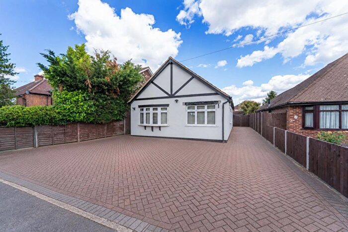 4 Bedroom Chalet For Sale In Orchard Way, Ashford, TW15
