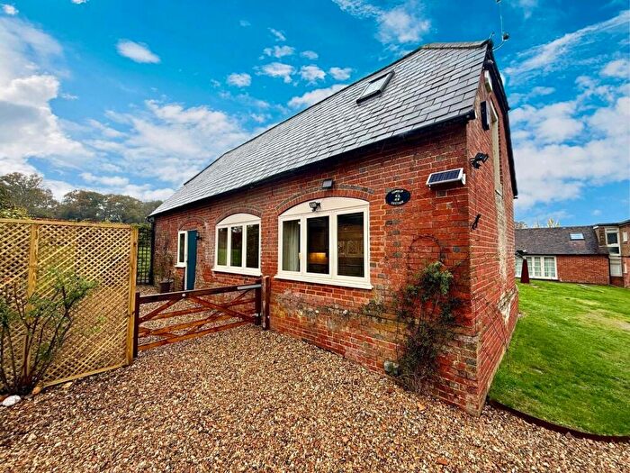 2 Bedroom Cottage To Rent In South End, Damerham, SP6