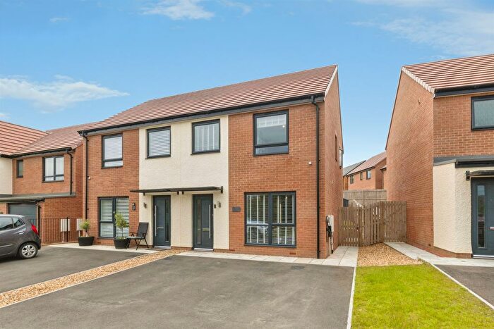 3 Bedroom Semi-Detached House For Sale In Hawksbit Close, Hartlepool, TS27