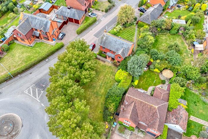 4 Bedroom Detached House For Sale In Stevenson Drive, Bracknell, RG42