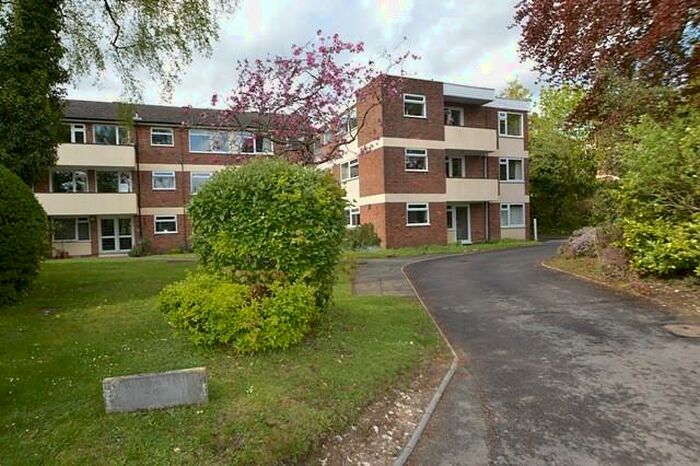 1 Bedroom Apartment To Rent In Bedroom Ground Floor Apartment In Guildford, GU1