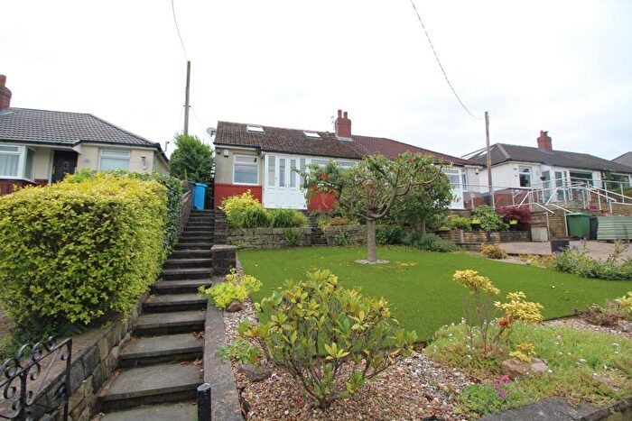 3 Bedroom Semi-Detached House To Rent In Wall Hill Road, Saddleworth, OL3