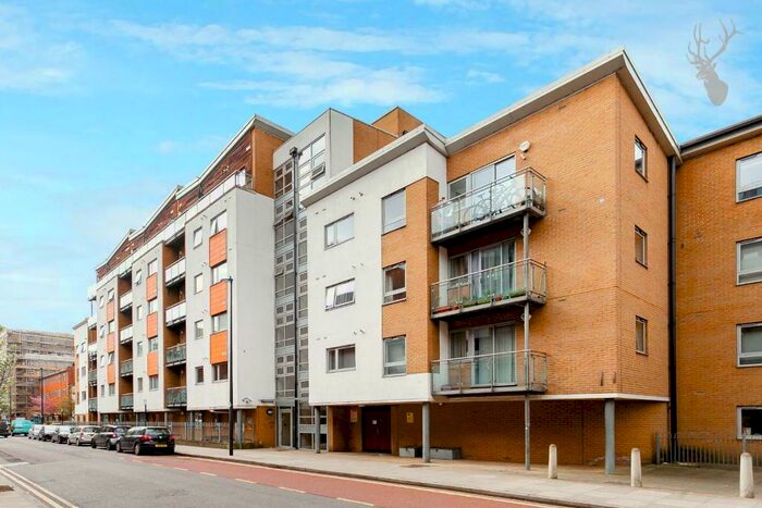 2 Bedroom Flat To Rent In Cubix Apartment, Violet Road, Devons Road, Mile End, Bow, London, E3