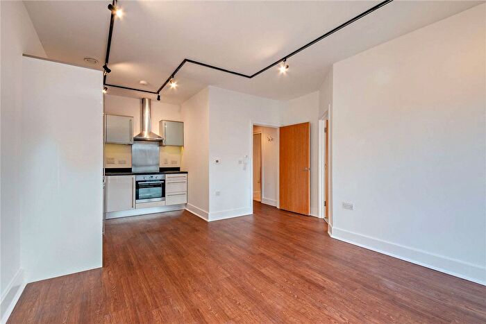 1 Bedroom Flat For Sale In Kelvin Road, Newbury, Berkshire, RG14