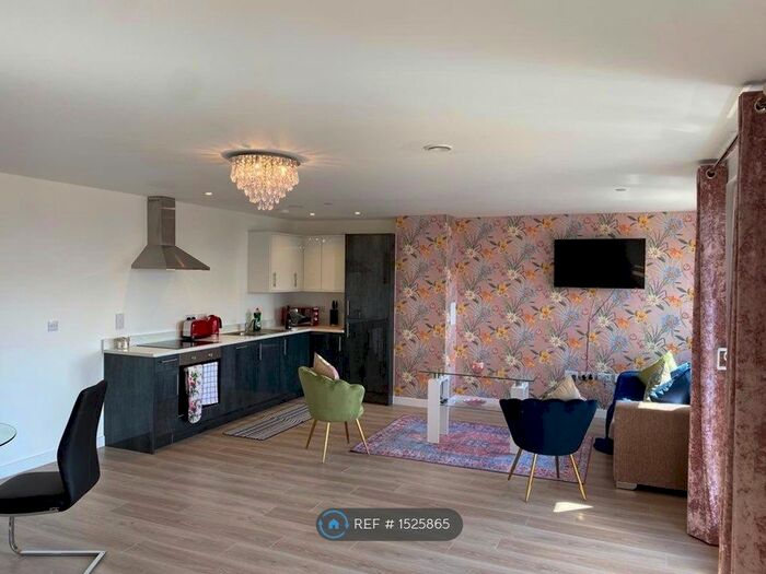 2 Bedroom Flat To Rent In Broadway, Peterborough, PE1