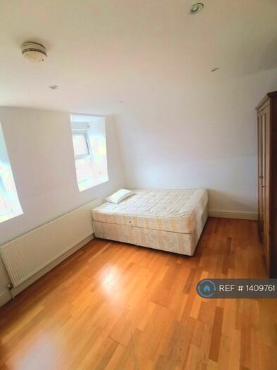 2 Bedroom Flat To Rent In Weedington Road, London, NW5